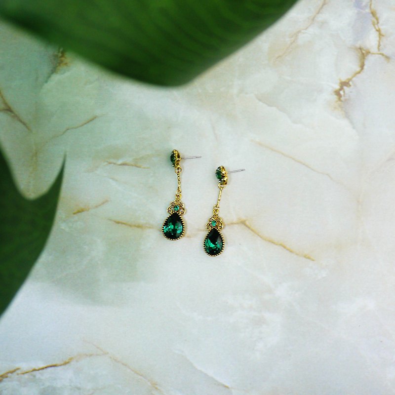 Gorgeous vintage earrings (green) - ต่างหู - โลหะ สีเขียว