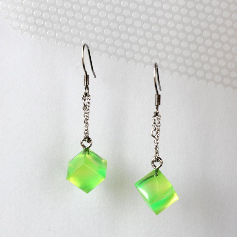 Neon Punch / Dangling resin earrings / ICE DRIP / sold in pairs - ต่างหู - เรซิน สีเขียว