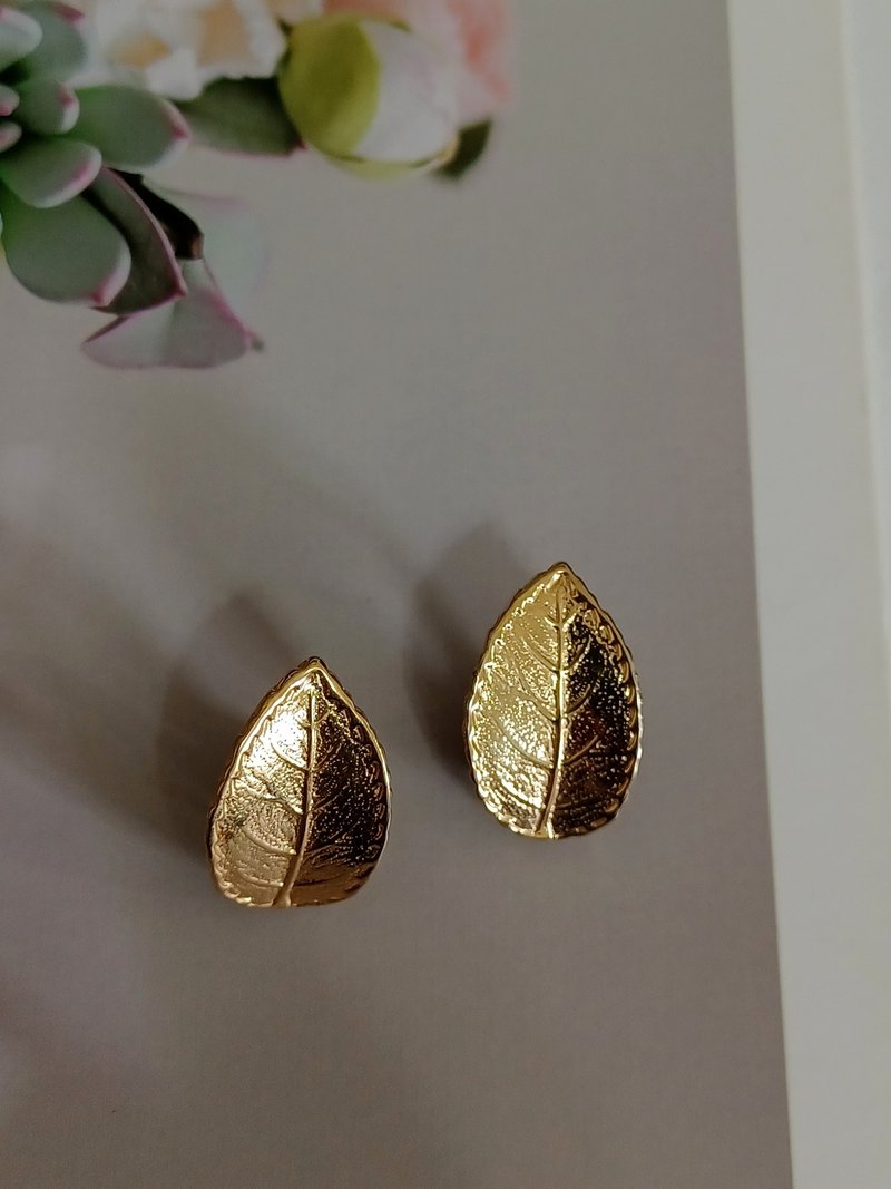 vintage jewelry    SARAH-COV 金色幸運葉 夾式耳環 - 耳環/耳夾/耳骨夾 - 其他金屬 