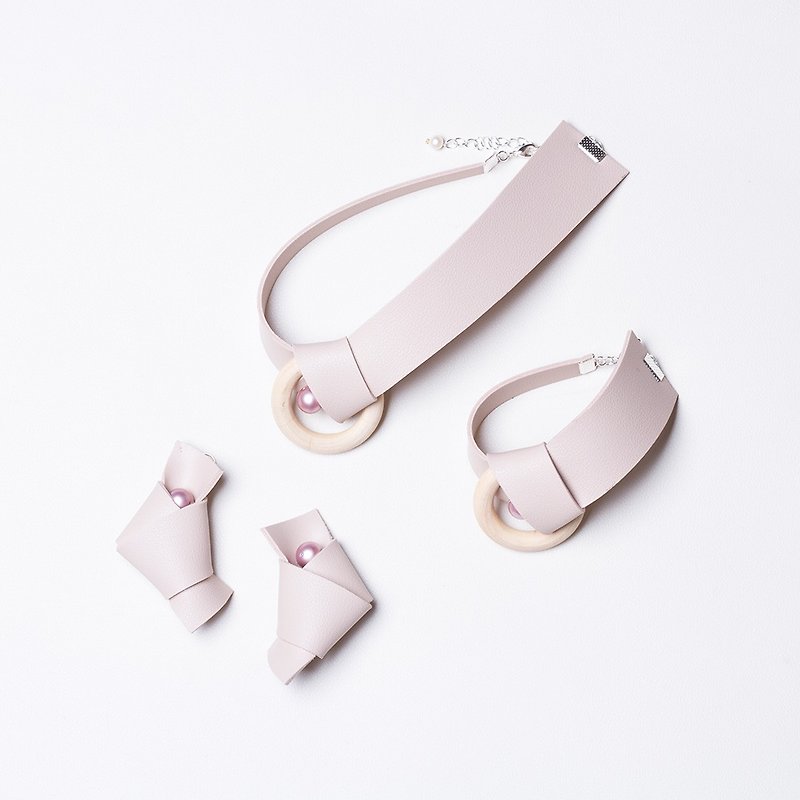 YUNSUO-original design-Pearl pink leather wide chocker - สร้อยคอ - หนังแท้ สึชมพู