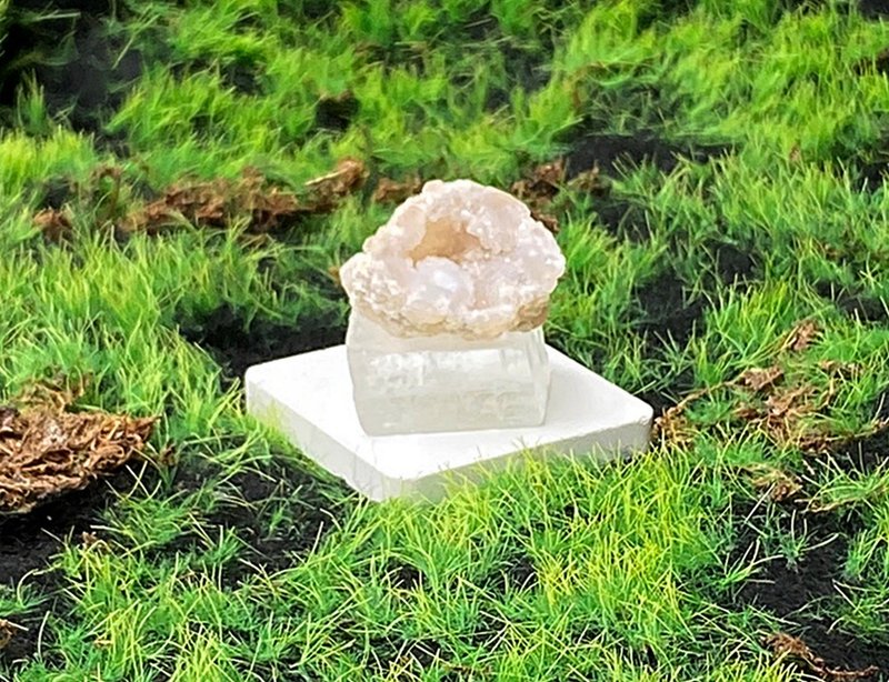 瑪瑙白晶洞 彩虹白方解石 | 招財開運 | 兩入套組 辦公室風水擺件 - 擺飾/家飾品 - 水晶 多色