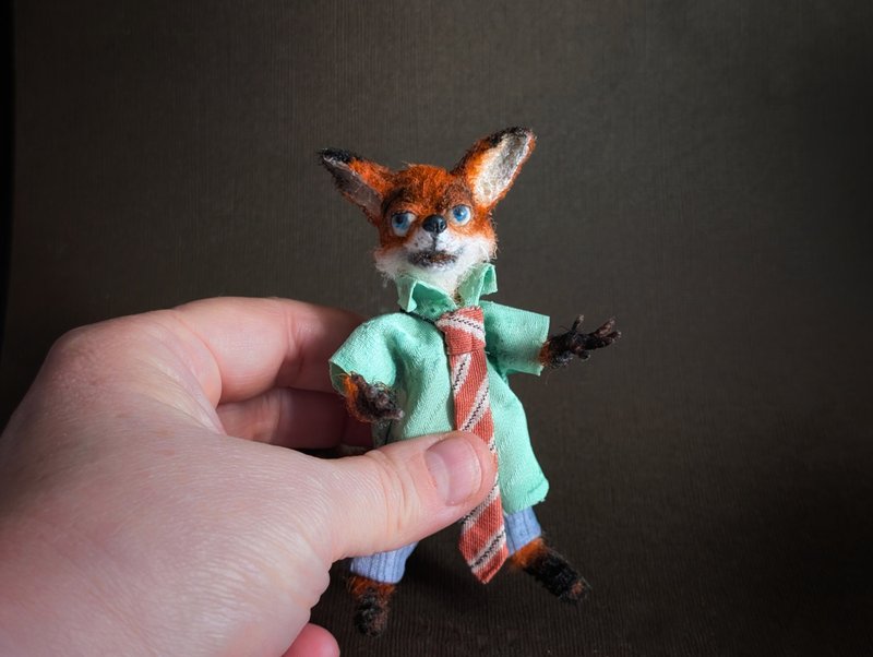 Super Fox!!! Crocheted miniature. 9,5 cm. - 公仔/玩偶 - 其他材質 橘色
