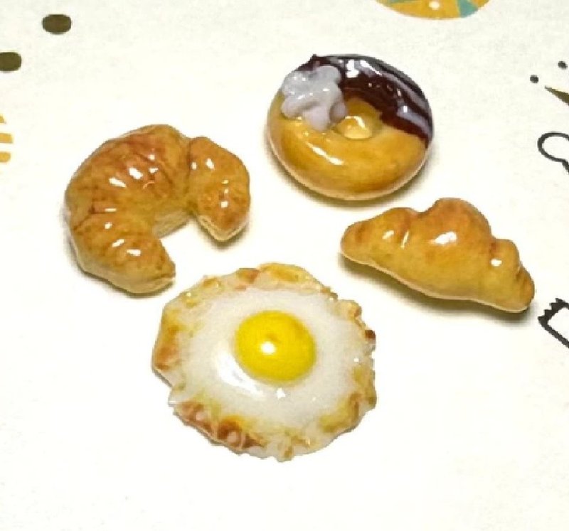 仿真食物 牛角麵包 微焦荷包蛋 可頌麵包  4入一組 - 耳環/耳夾/耳骨夾 - 樹脂 咖啡色