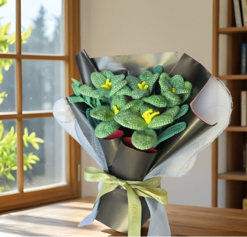 Crocheted Green Tulips - ตกแต่งต้นไม้ - ผ้าฝ้าย/ผ้าลินิน สีเขียว