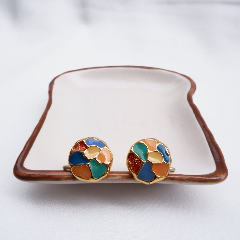 Old ear button ear clip / stained glass gold - ต่างหู - โลหะ หลากหลายสี