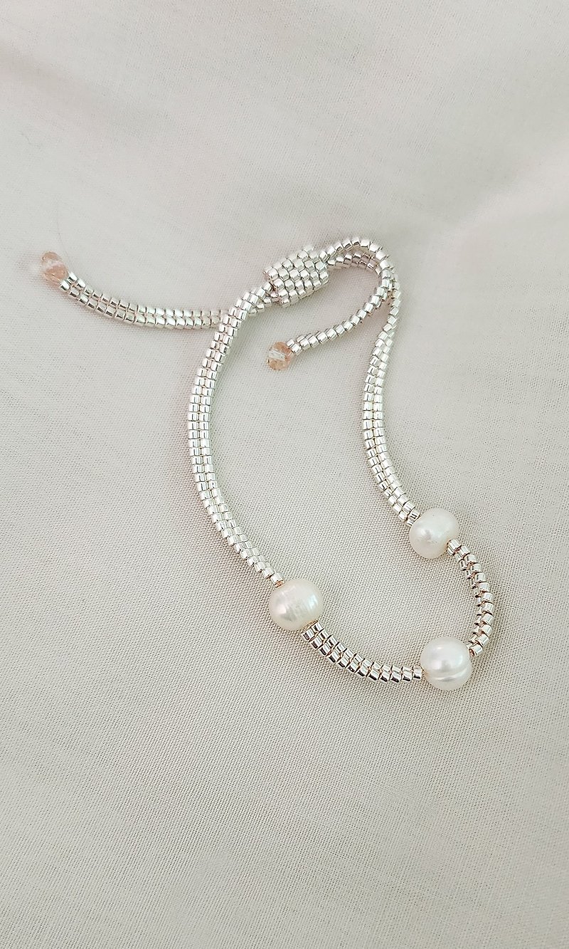 Ruban de Perle | Silver pearl adjustable bracelet by JeannieRichard - Bracelets - Glass Silver