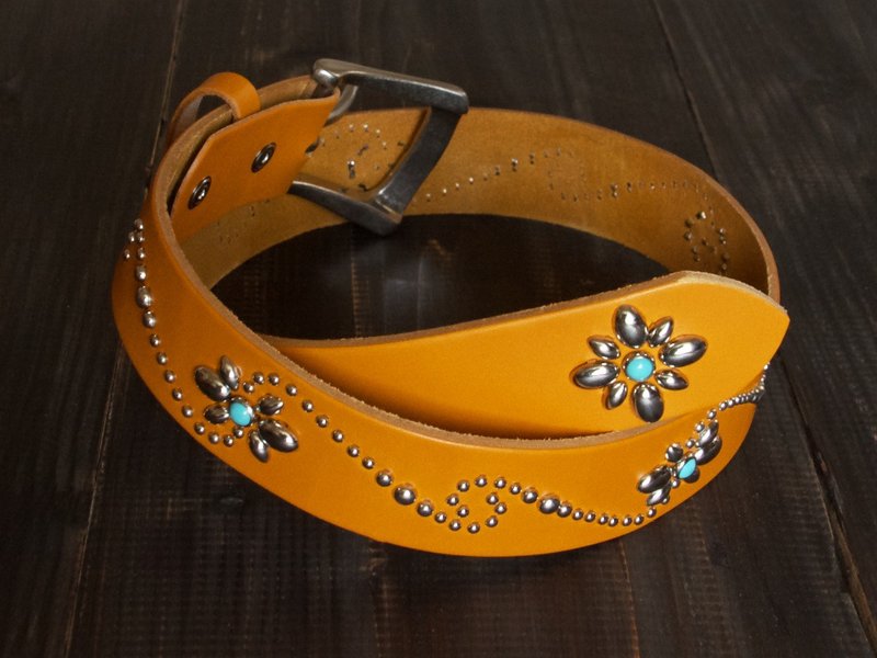 栃木レザースタッズベルト　ターコイズ/スポッツ　オーダーメイド - 皮帶/腰帶 - 真皮 橘色