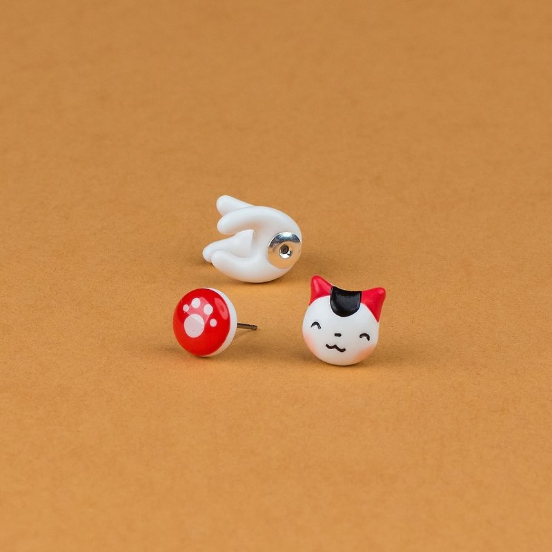 White Maneki Neko Cat Earrings - Lacky Cat Earrings Polymer Clay - 耳環/耳夾 - 黏土 多色
