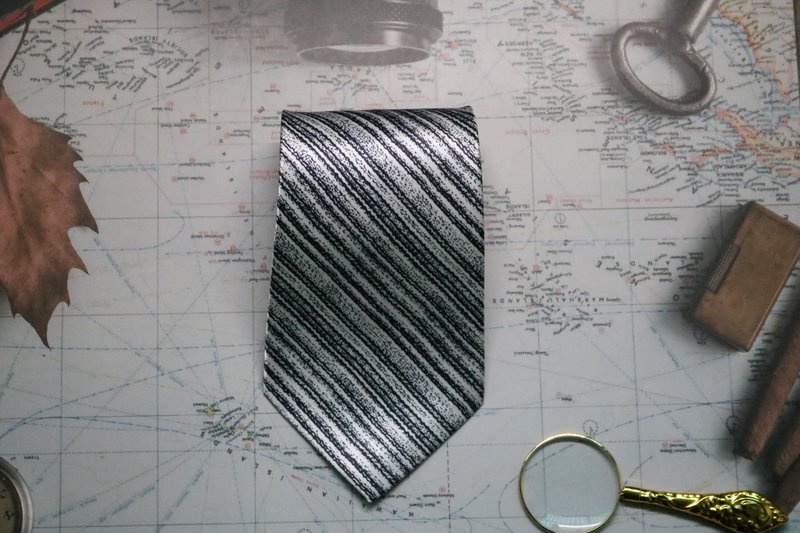 漫畫風黑白斜紋真絲領帶/休閒百搭英倫範necktie - 領帶/領帶夾 - 絲．絹 多色