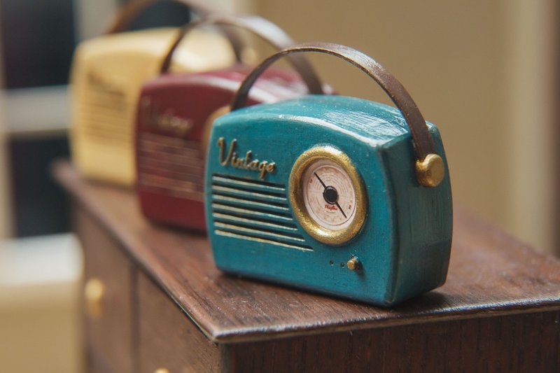 1/6 scale miniature vintage radio. Retro style decor for roombox dollhouse - 公仔/玩偶 - 木頭 