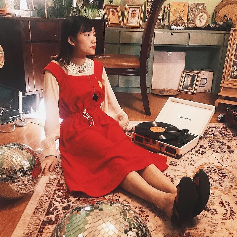 | Jenny received a doll from the United States | American-made vintage dress - One Piece Dresses - Other Materials Red