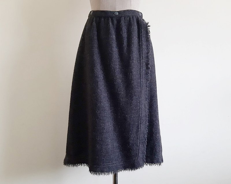 26 Waist Vintage Gray Black Wrap Skirt Womens Wool Skirt Knee Length Skirt Small - 裙子/長裙 - 其他材質 