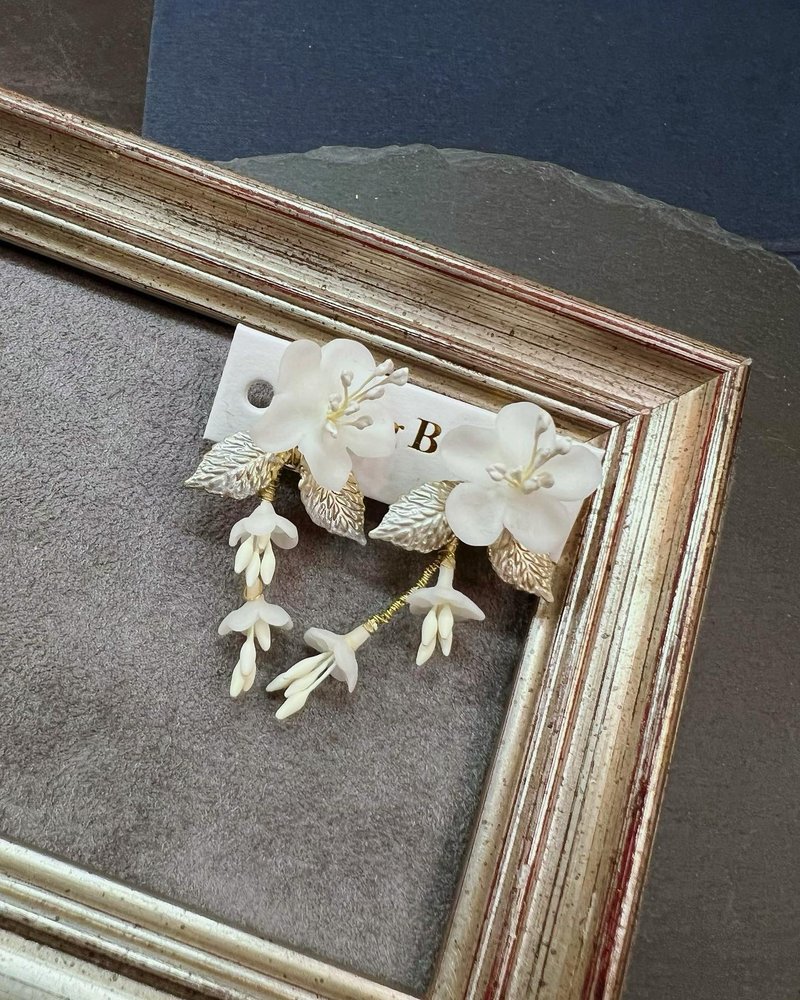 フェイクボスレディking_bossセラミックホワイトフラワーゴールドピアスセットC - ピアス・イヤリング - 陶器 ホワイト