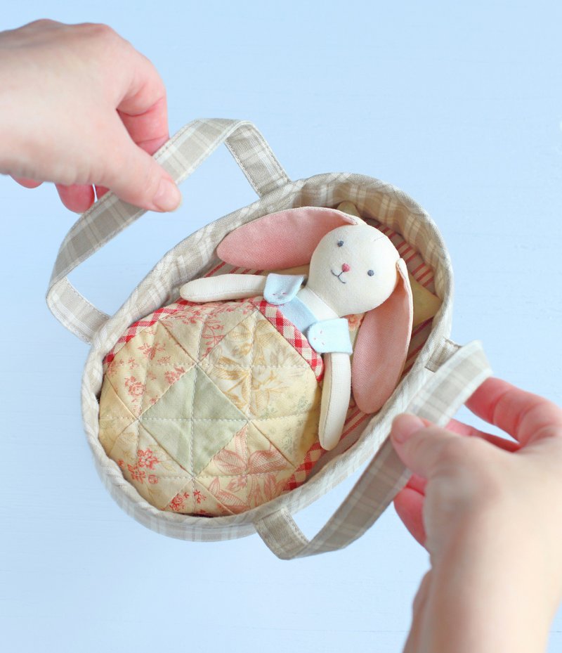 PDF Basket with Bedding (Quilt, Pillow, Mattress) for Mini Doll Sewing Pattern - 手工藝教學/工具書 - 其他材質 