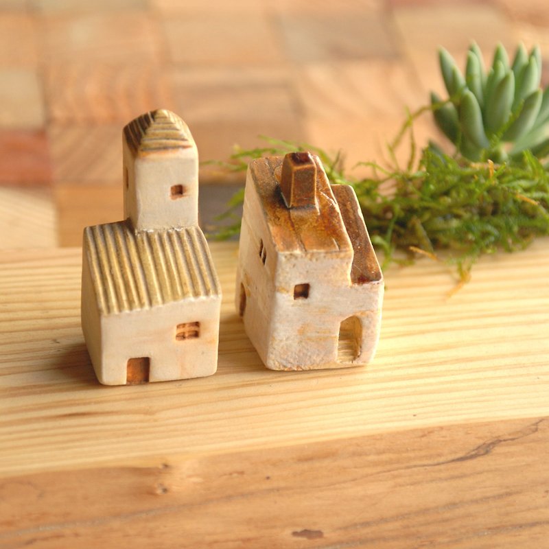 [Christmas gift exchange] -1 coffee brown roof house south of France Thao (ceramic 2) Birthday Gifts - เซรามิก - ดินเผา สีทอง
