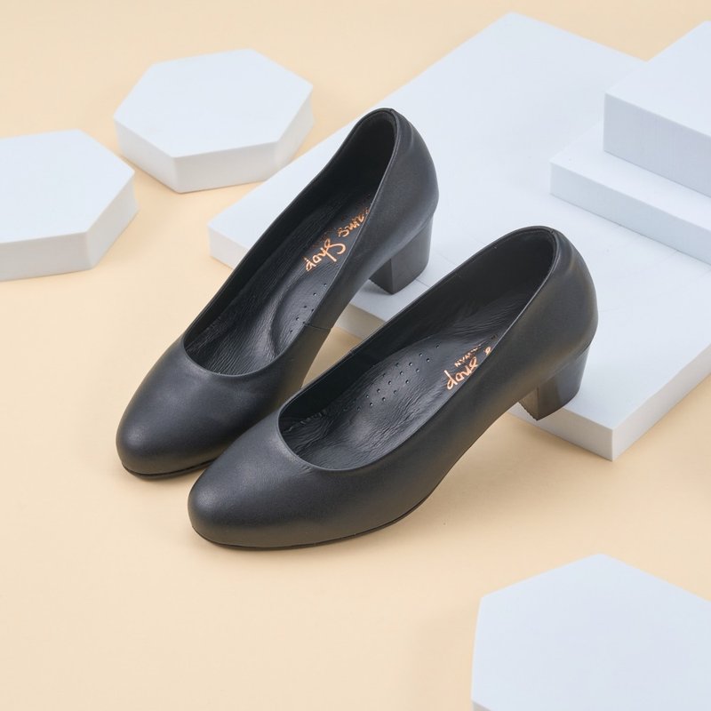 Arch Support_Genuine Leather Plain Round Toe Thick Heel Shoes Black - รองเท้าส้นสูง - หนังแท้ สีดำ