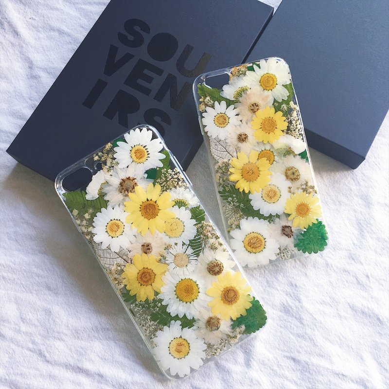 |Souvenirs|Original handmade yellow embossed iPhone 5SE mobile phone shell hard bottom soft edge - เคส/ซองมือถือ - พืช/ดอกไม้ สีเหลือง