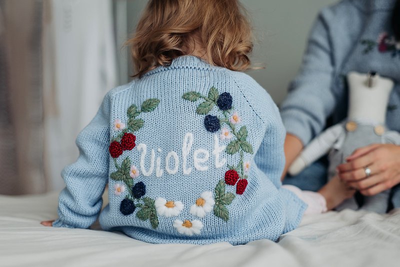 Handmade winter wool sweater with embroidered name flowers/flora for girl, kids - Coats - Wool 