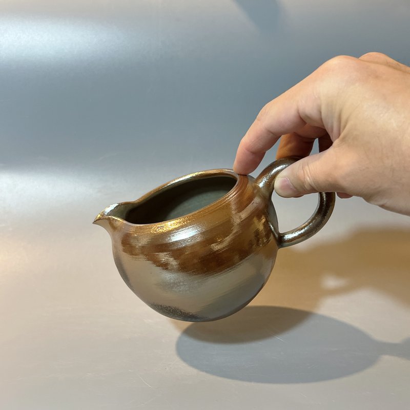 柴燒古銅金彩茶海 / 公道杯 / 小平凡手作 - 茶壺/茶杯/茶具 - 陶 