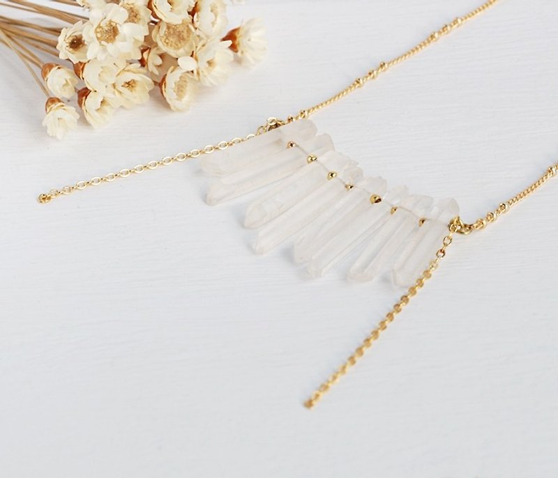 [Pure aura] frosted white crystal stone necklace stone brass Hands personality minimalist geometry Valentine birthday anniversary banquet party to exchange gifts for Christmas - สร้อยคอ - เครื่องเพชรพลอย 