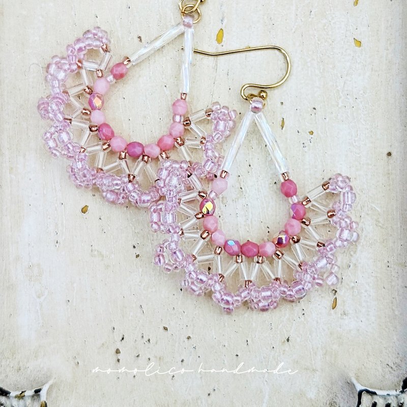 Beaded lace ruffle earrings convertible to clip-on style - ต่างหู - วัสดุอื่นๆ สึชมพู