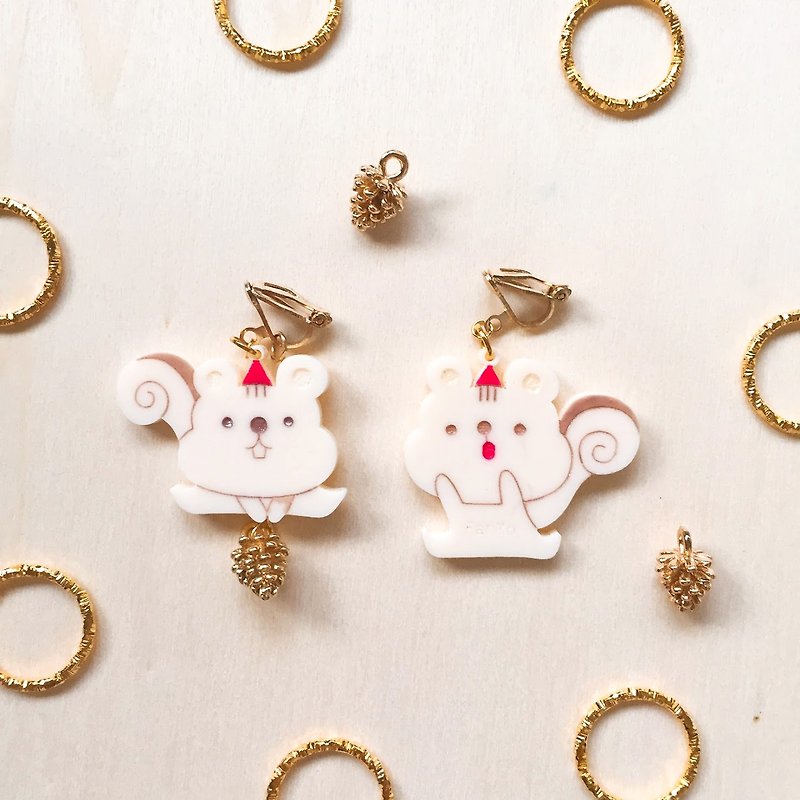 Squirrel baby's Christmas / earrings ear hook ear clip - Earrings & Clip-ons - Acrylic Gold