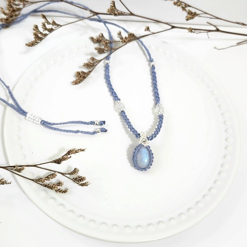 Blue Moonstone Braided Necklace - สร้อยคอ - คริสตัล สีน้ำเงิน