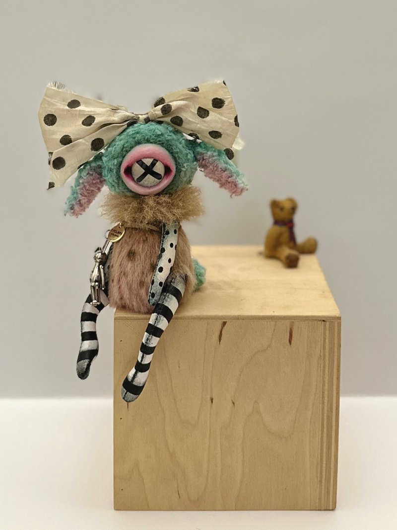 Crazy ooak blue bunny cyclop doll; handmade toy; toy for Blythe _ MADE-TO-ORDER! - 公仔/玩偶 - 其他材質 多色