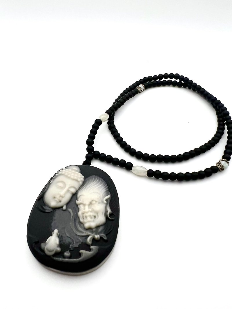 仏と悪魔の考え - 黒と白の太極拳翡翠の巧妙な彫刻ペンダント車吊りネックレス - ネックレス - 翡翠 ブラック