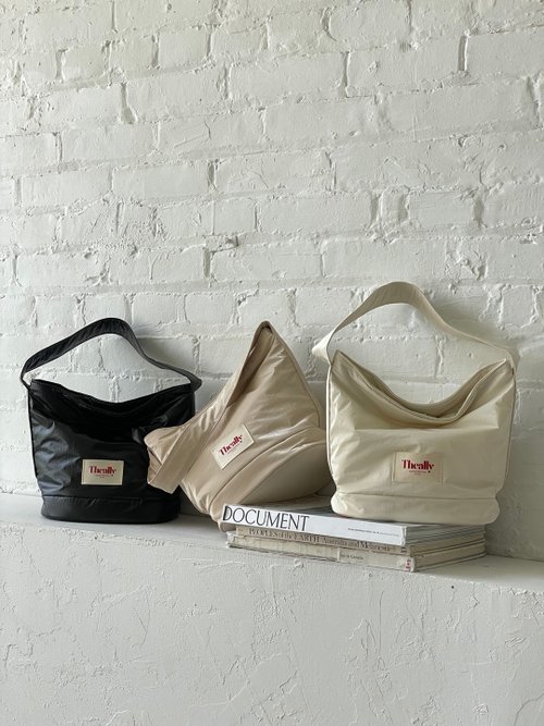 ● THE ALLY●bold bag(ポーチ付) 韓国 The Ally BOLD BAG (ポーチ付き) | ハンドバッグ