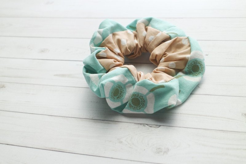 Cozy days - Hand made hair scrunchy Taiwan handcraft - Hair Accessories - Cotton & Hemp Blue
