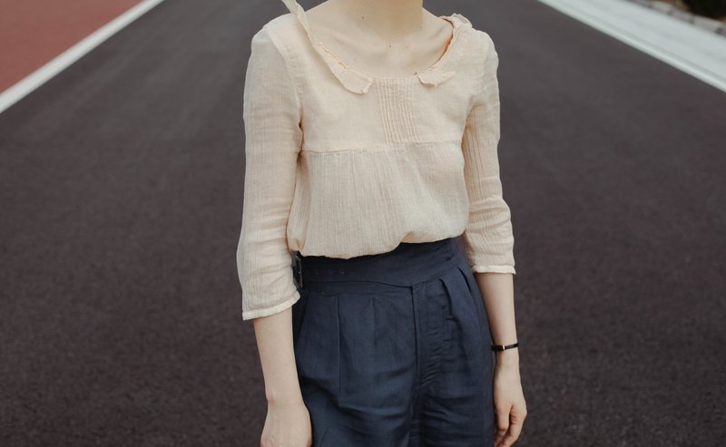 French retro girl's light and slightly shrunk wrinkled cotton shirt - Women's Tops - Cotton & Hemp Pink