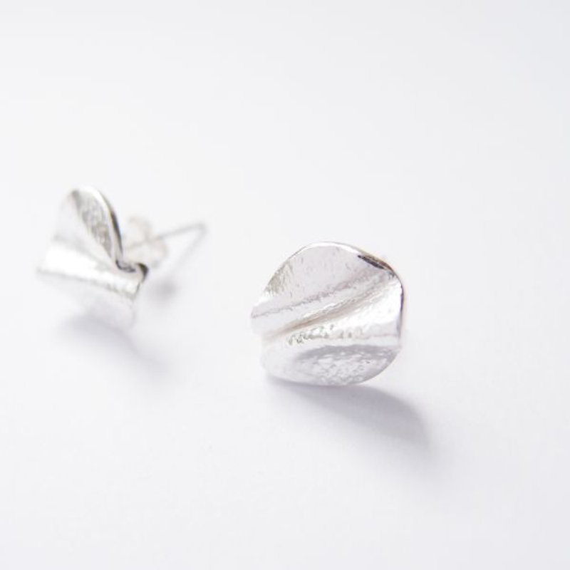 Fold science series 8925 silver earrings - ต่างหู - โลหะ สีเงิน