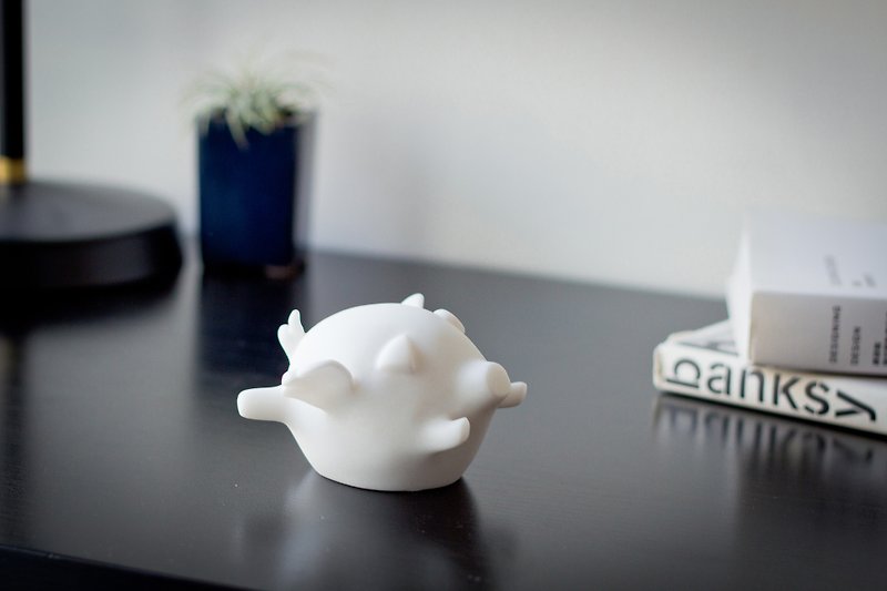 Want to Fly Series_Fei Lai Mei Man-Little Flying Pig Shaped Stone Carving - ของวางตกแต่ง - หิน ขาว