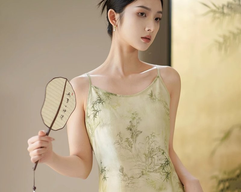 竹影 新中式復古中國風 天絲印花修身吊帶裙 - 洋裝/連身裙 - 絲．絹 綠色