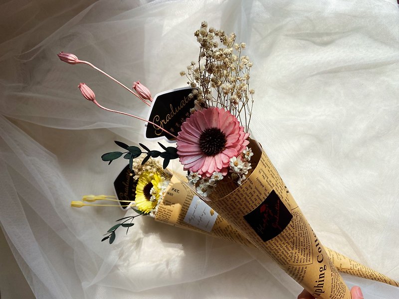 Dried flower bouquet|Graduation bouquet|Sunflower bouquet|Eternal flower|Graduation season【Graduation gift】 - ช่อดอกไม้แห้ง - พืช/ดอกไม้ สึชมพู