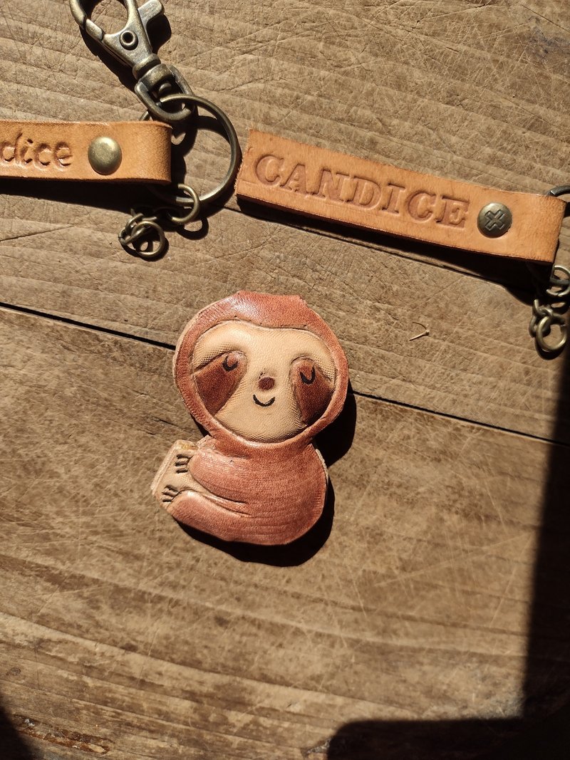 Hugging Little Sloth Pure Leather Key Ring - Can be Engraved - Keychains - Genuine Leather Brown