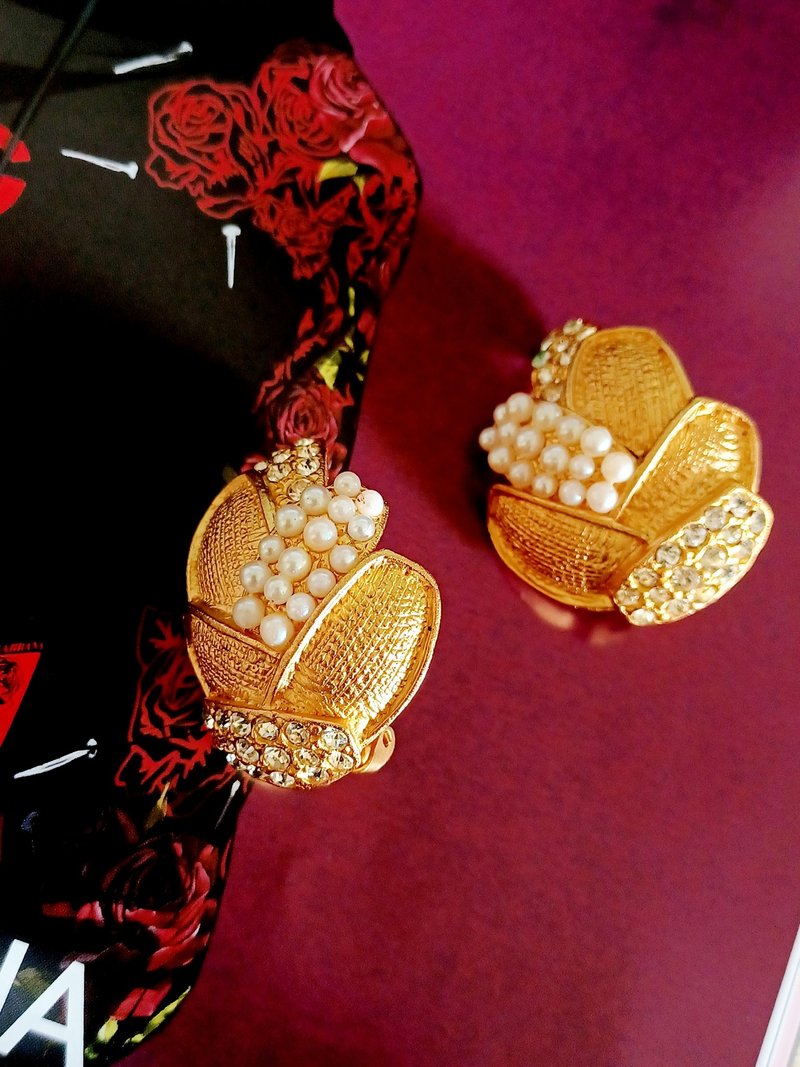 vintage jewelry 典雅金色珍珠萊茵花卉 夾式耳環 - 耳環/耳夾/耳骨夾 - 其他金屬 