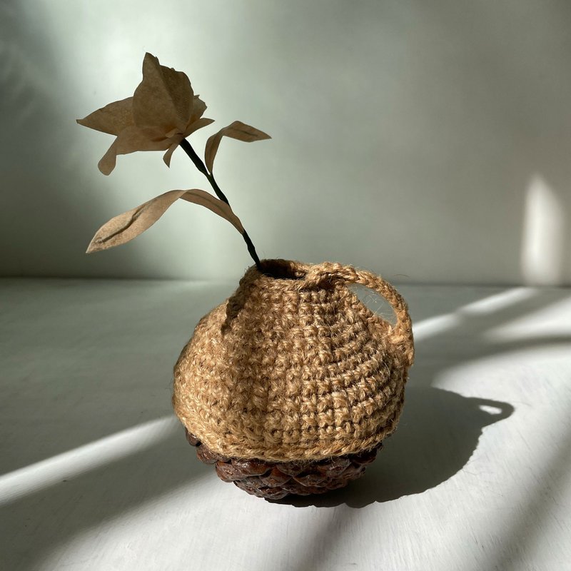 Ear handle fruit woven flower pot/dried flower pot/pine cone/natural material/handmade packaging - เซรามิก - พืช/ดอกไม้ สีนำ้ตาล