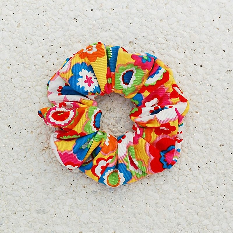 Painted flower hair bundle / large intestine ring donut hair ring - Hair Accessories - Cotton & Hemp Multicolor