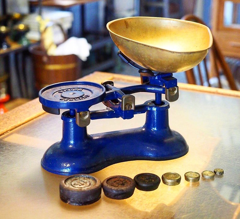 British system 1950 The Viking blue iron balance scales (including the figure poise) - Cookware - Other Metals 