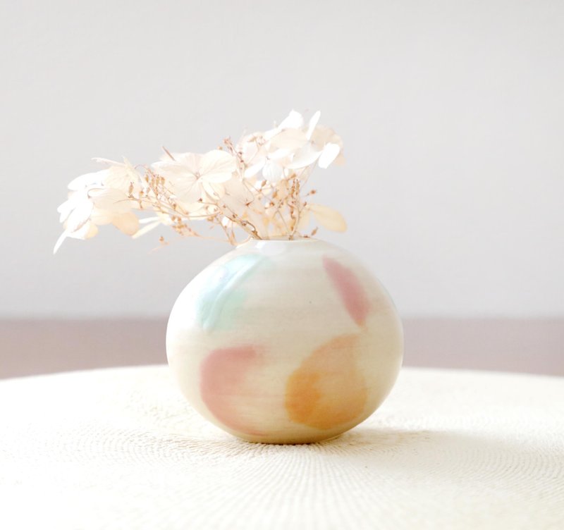 色化粧 春色のふっくら丸い一輪挿し - 花瓶/花器 - 陶 粉紅色