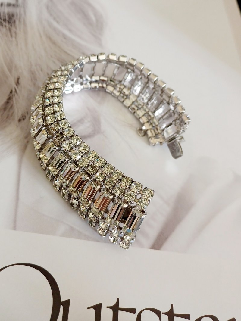 vintage jewelry 典雅炫麗滿鑲萊茵鑽 手環 - 手鍊/手環 - 其他金屬 