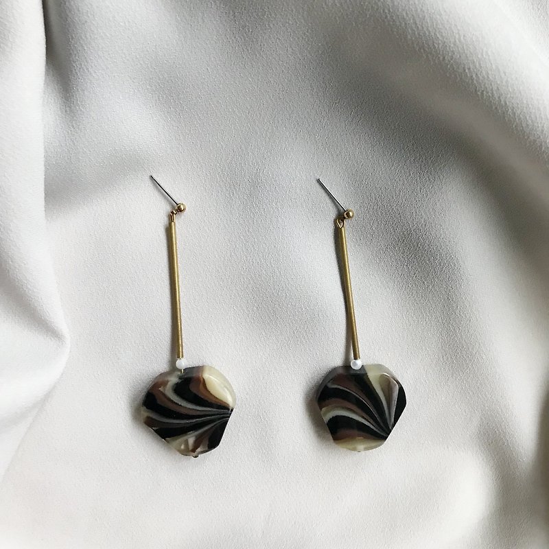 Geometric Retro Acrylic Brass Earrings (Brown) - ต่างหู - อะคริลิค 