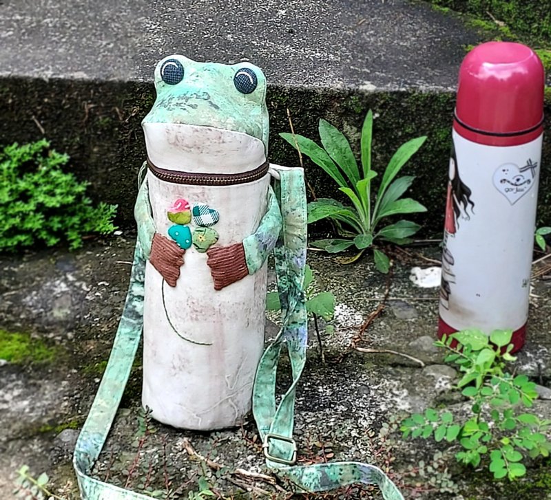 Frog Water Bottle Bag | Large | Long Straps - Beverage Holders & Bags - Cotton & Hemp Green