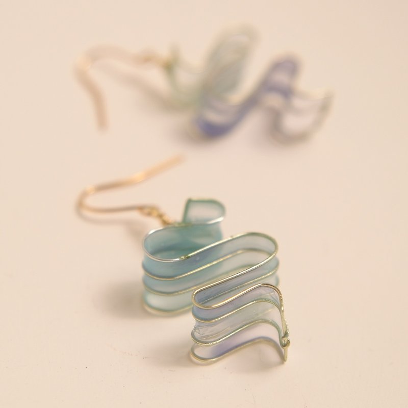 2024 Limited Edition/Chennian.Waterspout/Anti-allergic ear acupuncture - Earrings & Clip-ons - Resin Blue