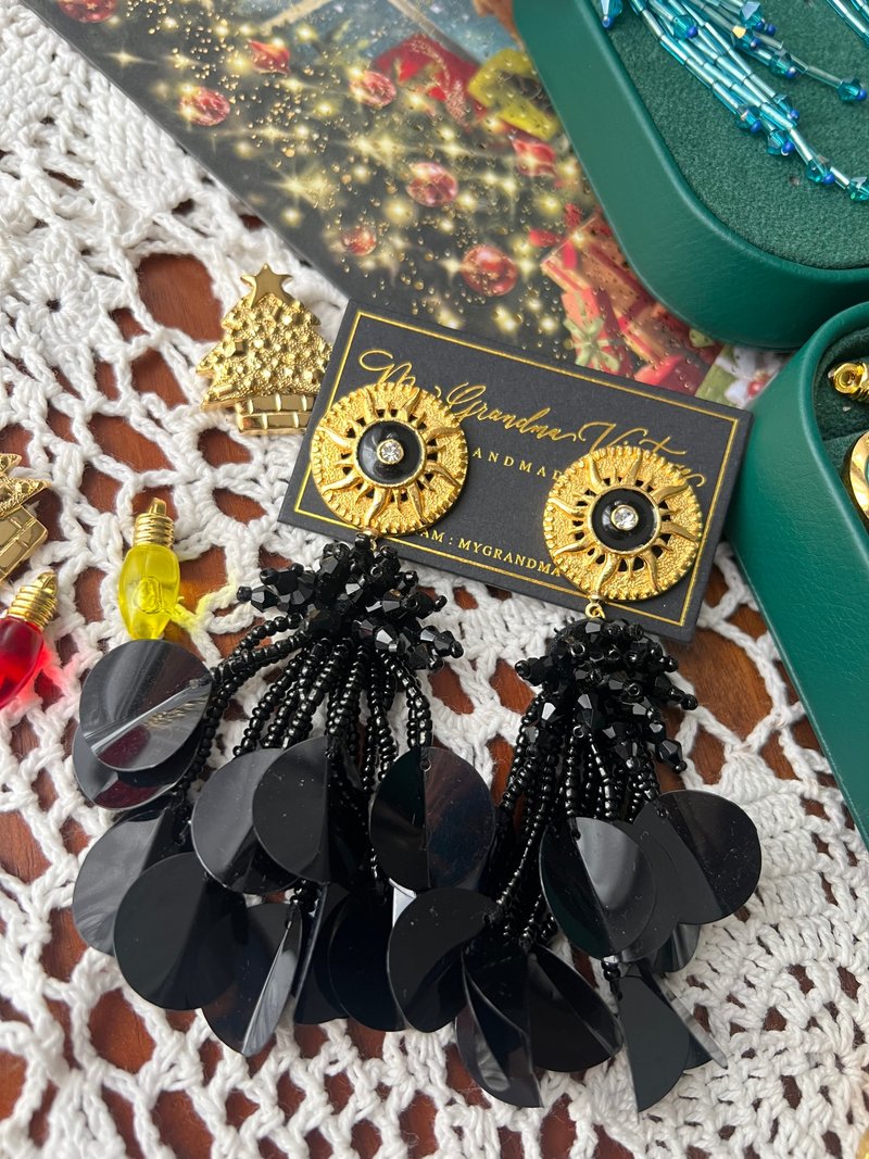 Exclusive product retro tassel earrings Christmas gift - Earrings & Clip-ons - Other Man-Made Fibers Black