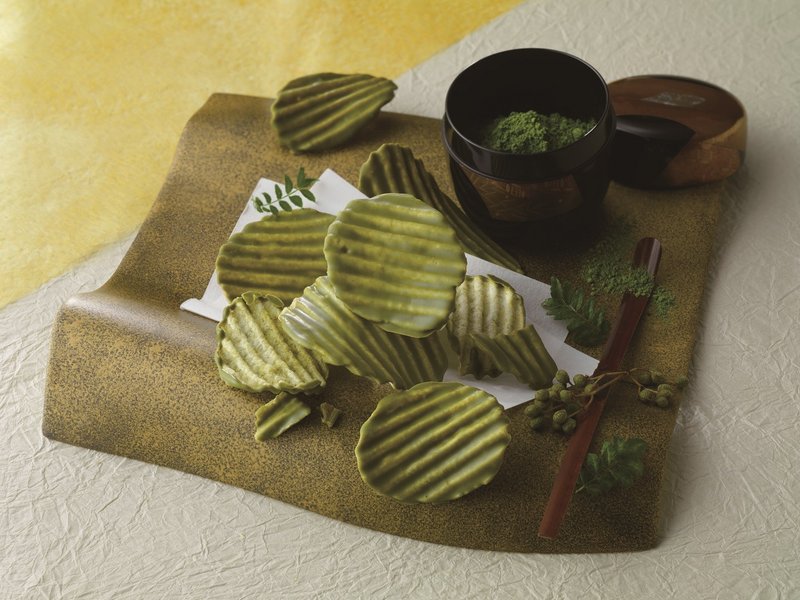 ROYCE' Kyoto Exclusive Potato Chip Chocolate Uji Matcha and Japanese Sichuan Pepper - Snacks - Fresh Ingredients 