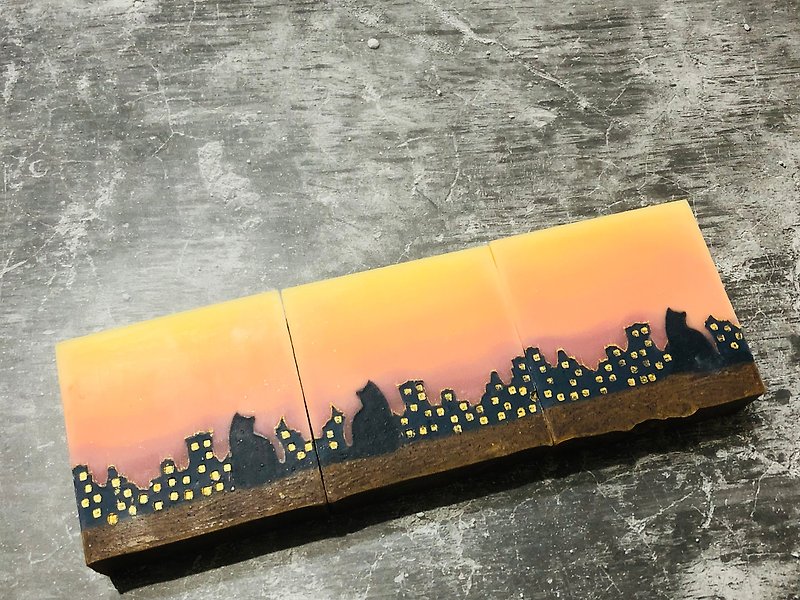 【Art Situational Soap Series】The Cat Soap under the Twilight of Wei Chuang Hand-made Museum - Soap - Other Materials 