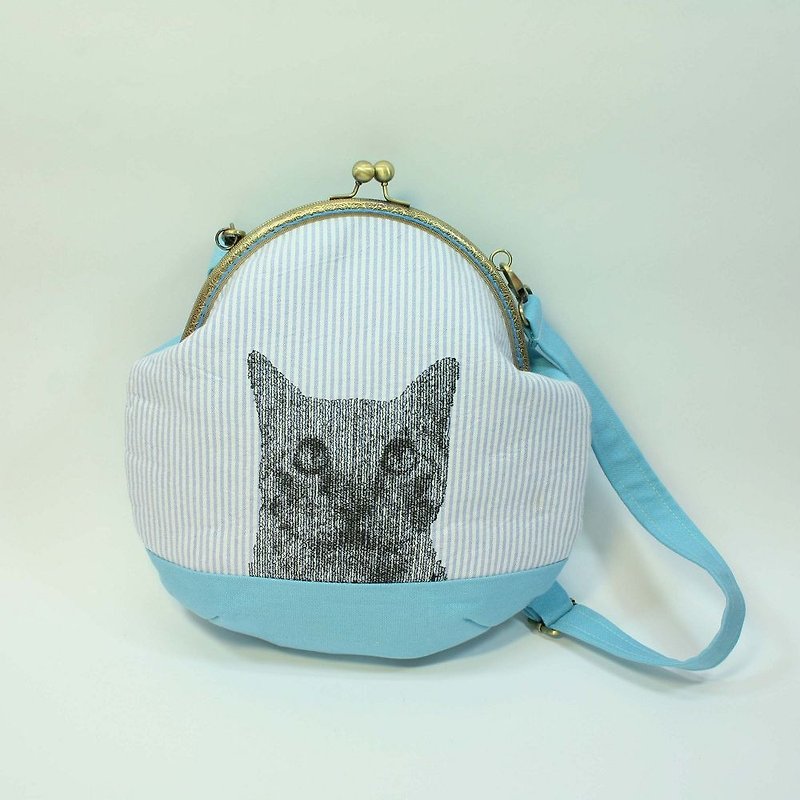 Embroidery 20cm U-shaped gold cross-body bag 01-cat - กระเป๋าแมสเซนเจอร์ - ผ้าฝ้าย/ผ้าลินิน สีน้ำเงิน